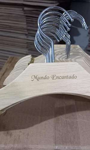 cabide infantil de madeira cabide infantil de madeira