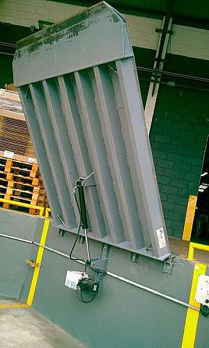 Rampa para doca de carregamento Rampa para doca de carregamento